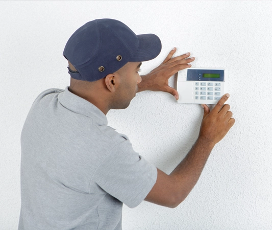 CoolBreezeService_Homepage_Services01_repair_thermostat
